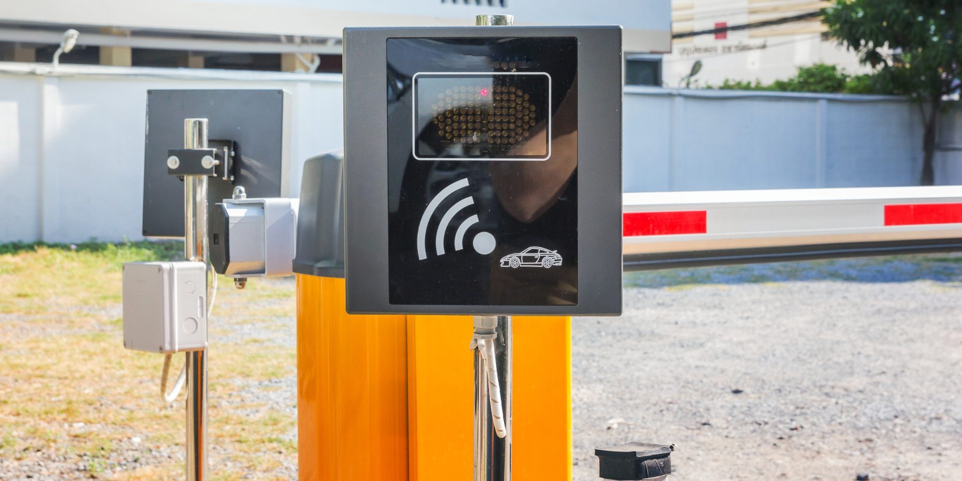 Smart-Parking-Systems-in-NCR-Save-Time-Cut-Traffic